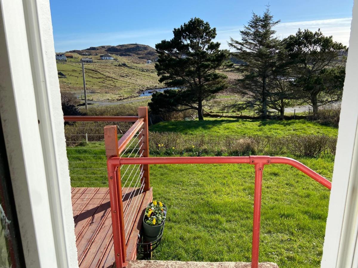 Tigh-Na-Greine Apartment Carloway  Bagian luar foto