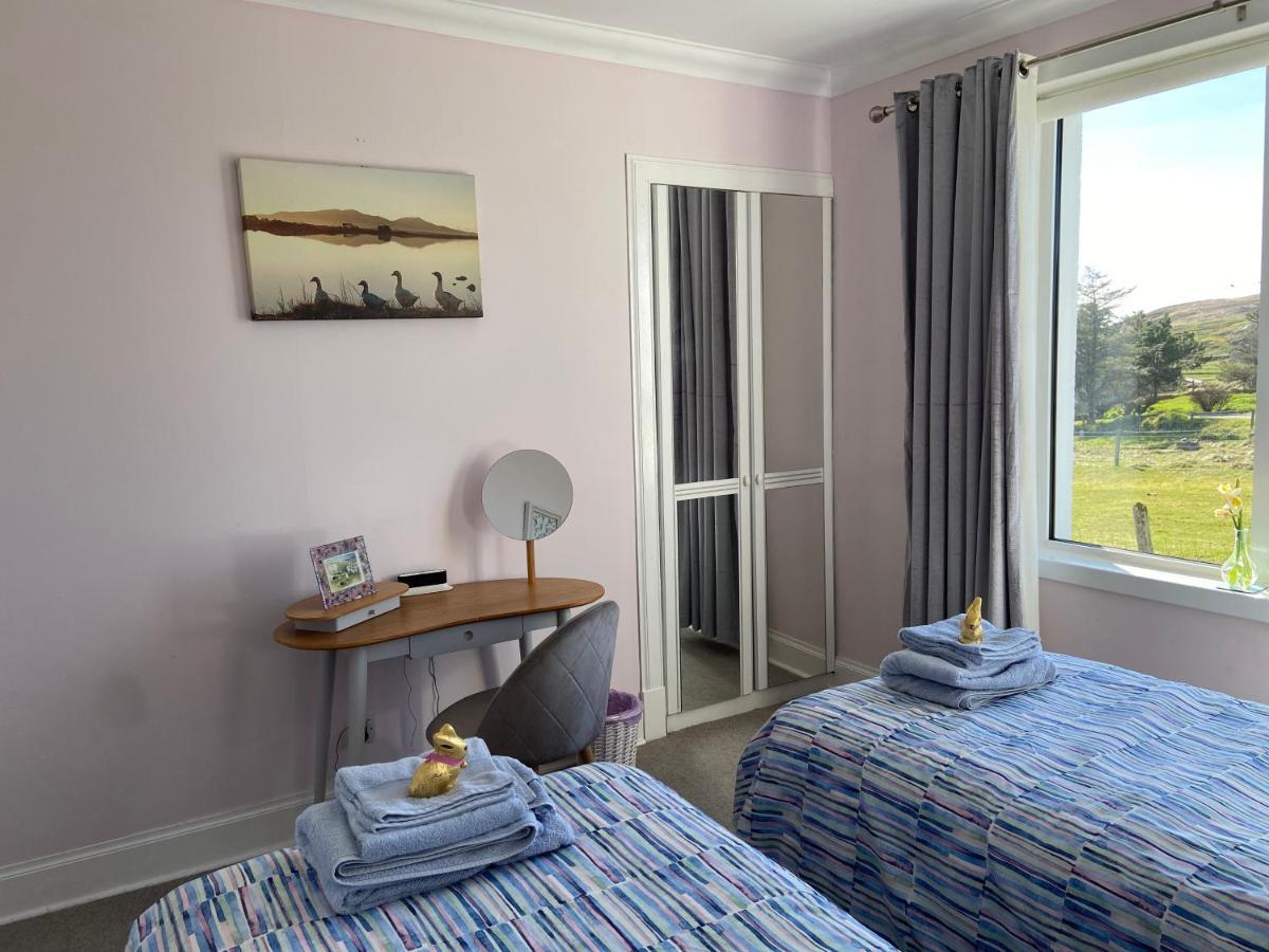 Tigh-Na-Greine Apartment Carloway  Bagian luar foto