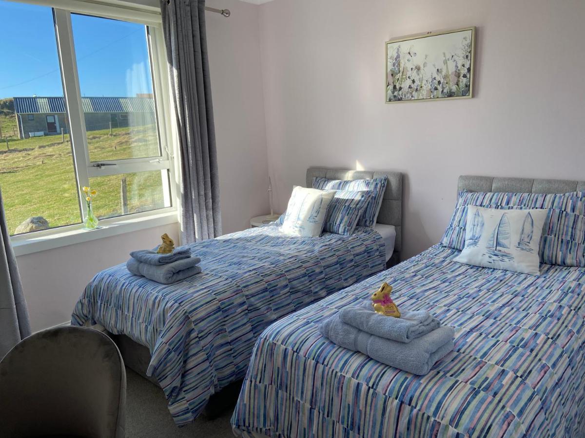 Tigh-Na-Greine Apartment Carloway  Bagian luar foto