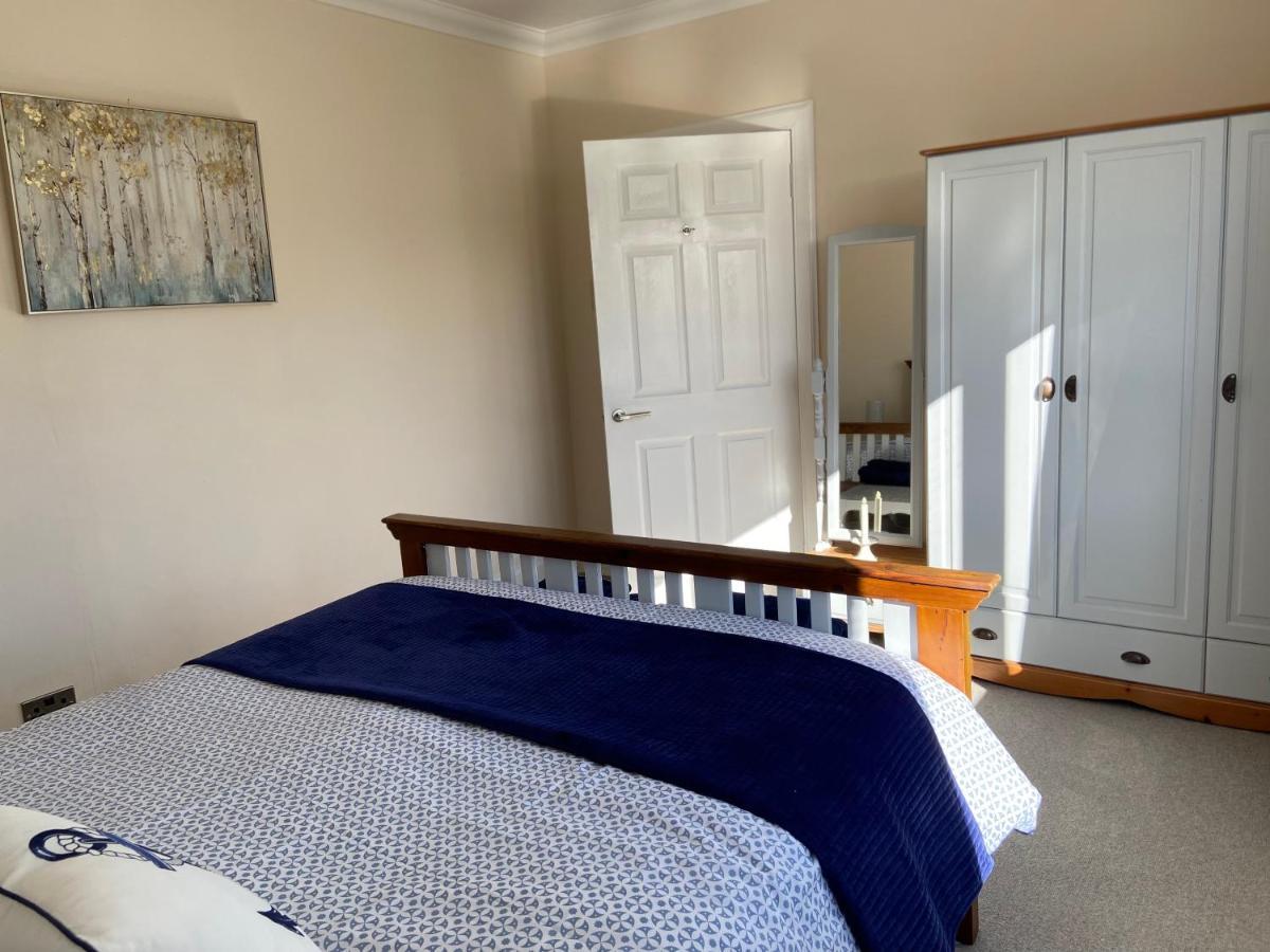Tigh-Na-Greine Apartment Carloway  Bagian luar foto