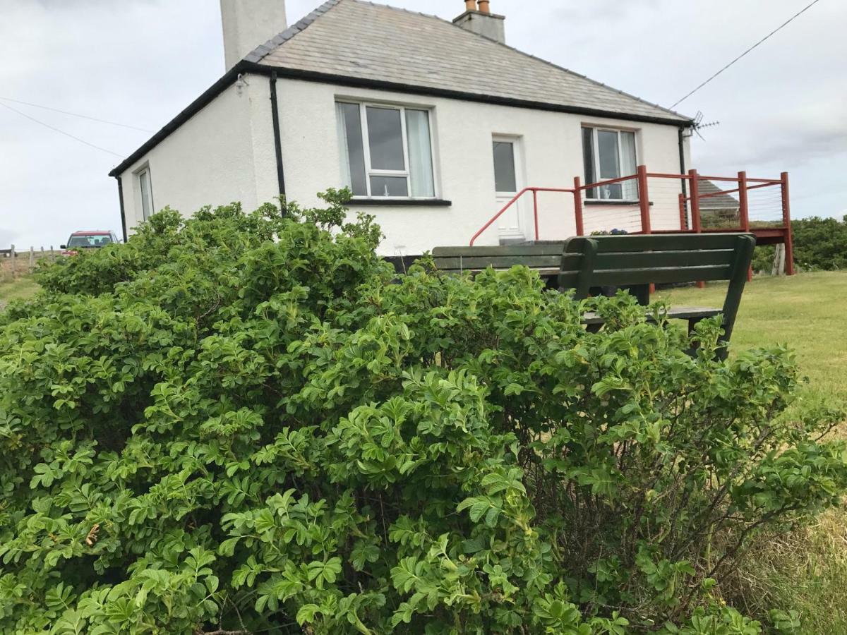 Tigh-Na-Greine Apartment Carloway  Bagian luar foto